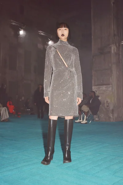 Look 30